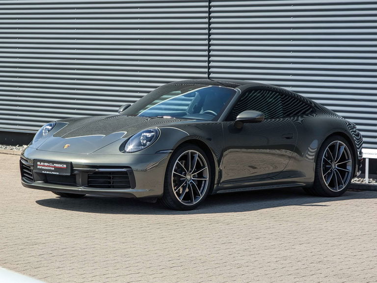 Porsche 992 Carrera