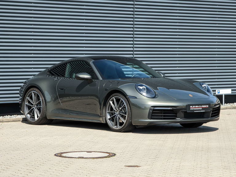 Porsche 992 Carrera