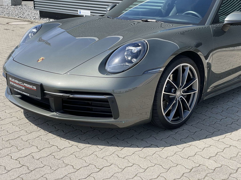 Porsche 992 Carrera