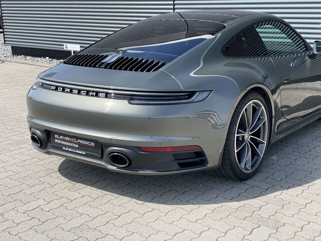 Porsche 992 Carrera
