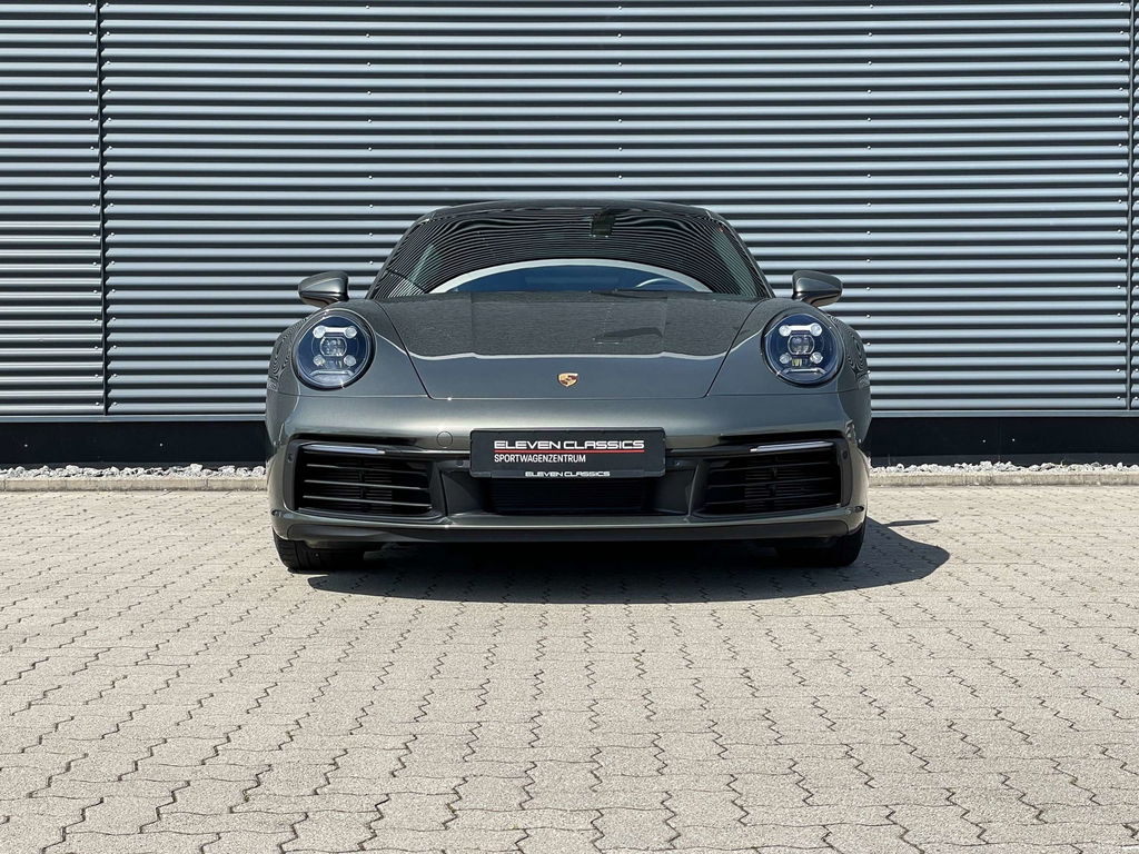 Porsche 992 Carrera