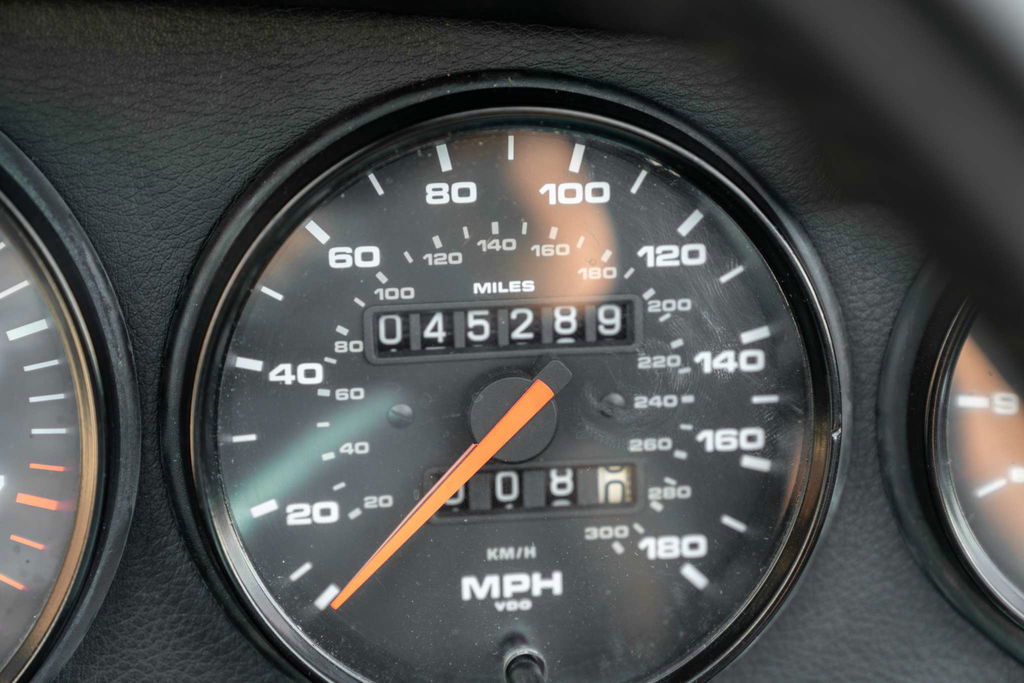 Porsche 964 Carrera 2 Speedster