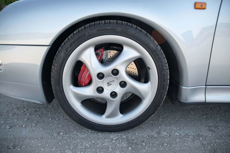 Porsche 993 Carrera 4S