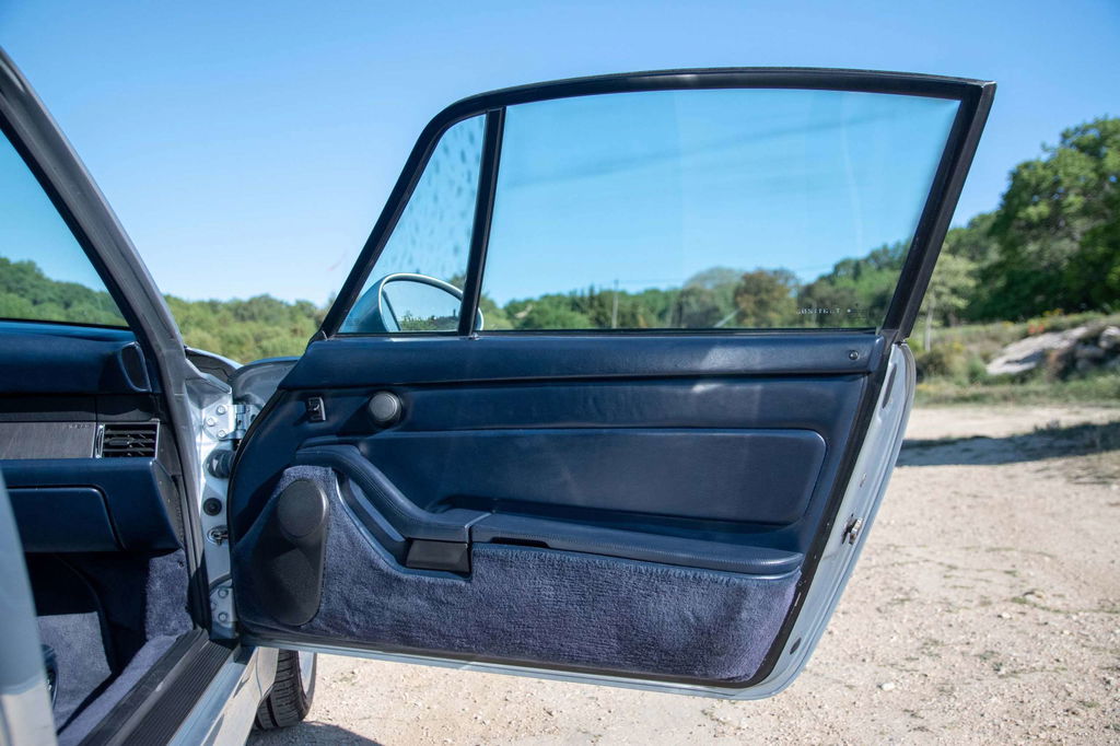 Porsche 993 Carrera 4S