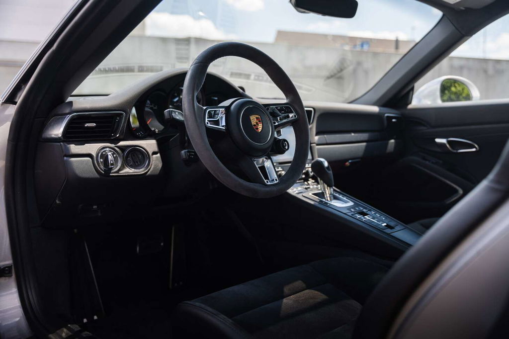 Porsche 991.2 Carrera GTS