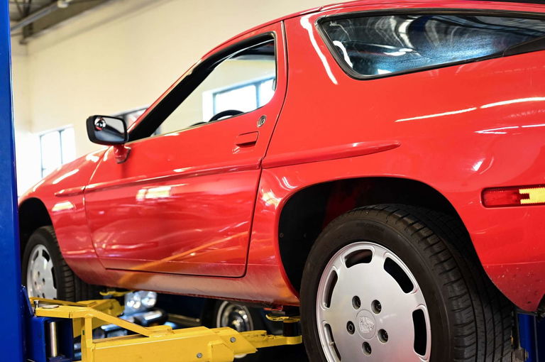 Porsche 928 S