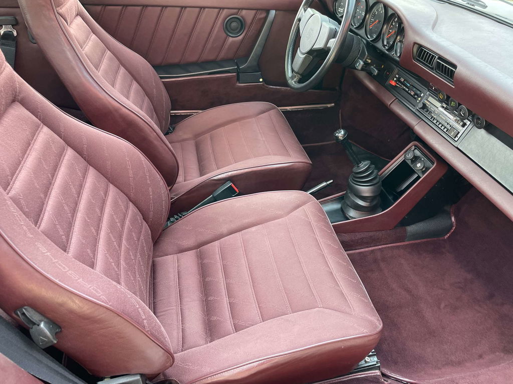 Porsche 911 Carrera 3.2