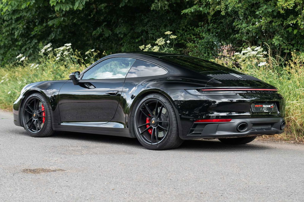 Porsche 992 Carrera GTS