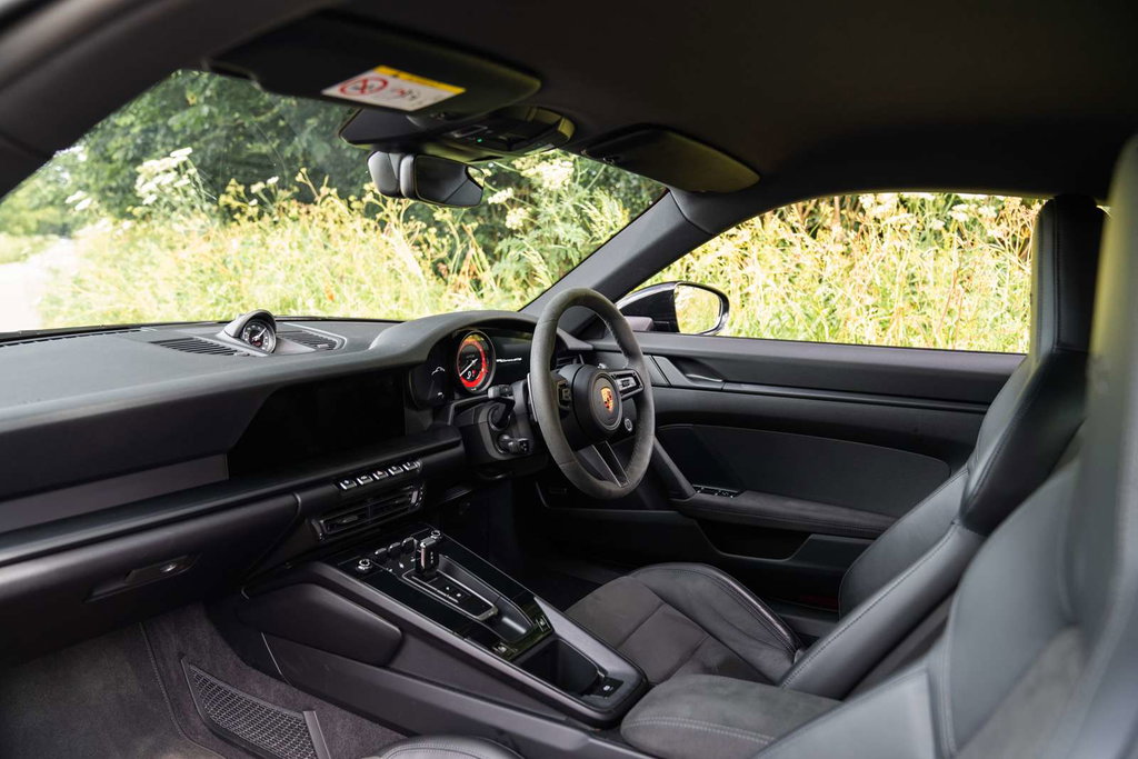 Porsche 992 Carrera GTS