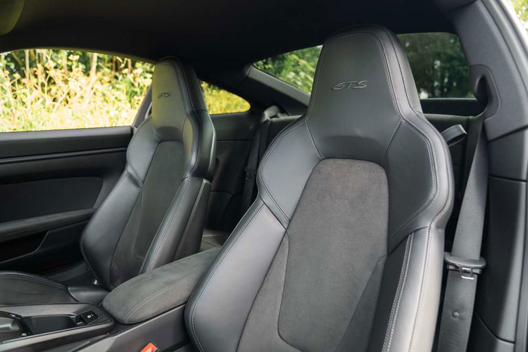 Porsche 992 Carrera GTS