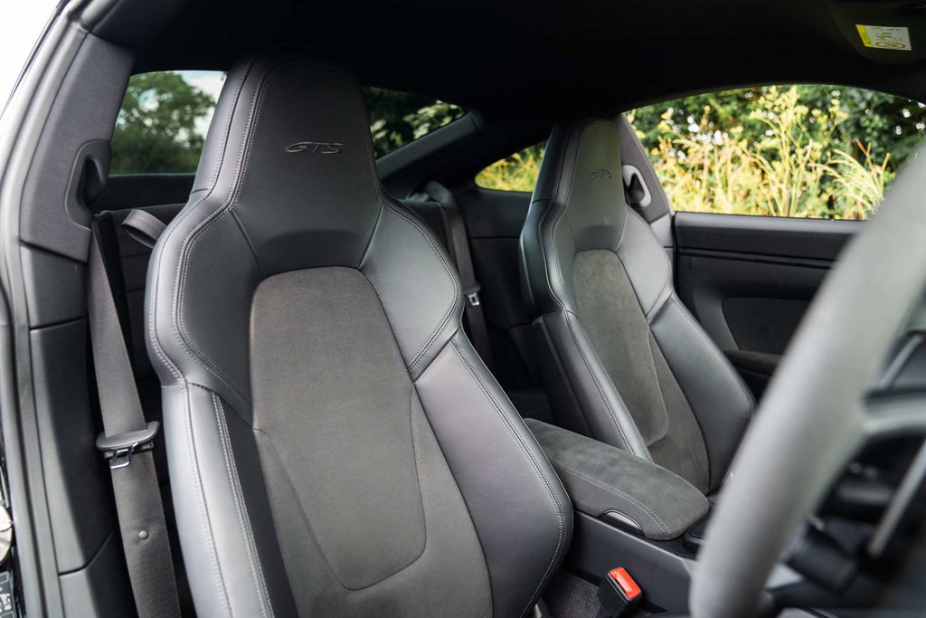 Porsche 992 Carrera GTS