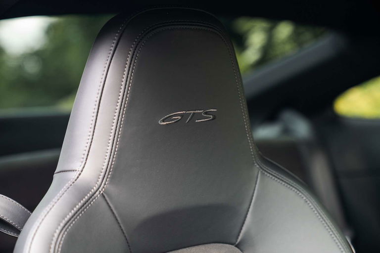 Porsche 992 Carrera GTS