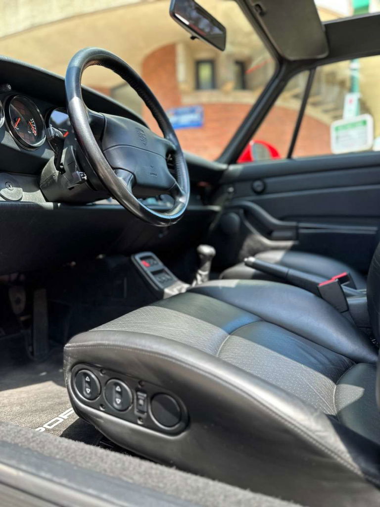 Porsche 993 Carrera 3.8