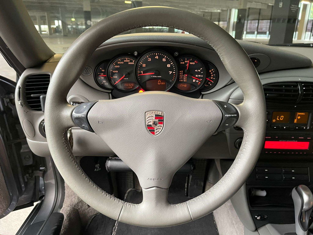 Porsche 996 Carrera 4