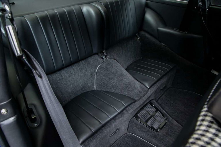 Porsche 911 S (F-Modell)