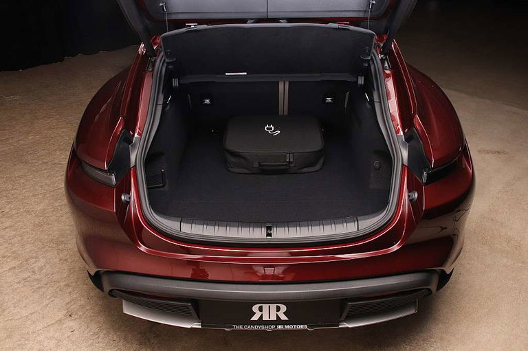 Porsche Taycan 4 Cross Turismo