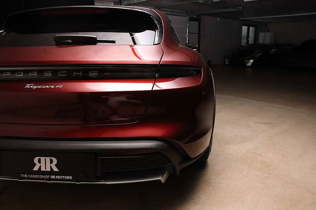 Porsche Taycan 4 Cross Turismo