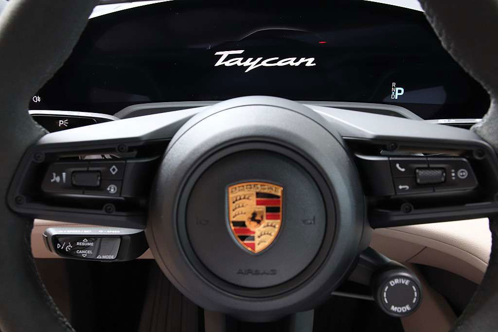 Porsche Taycan 4 Cross Turismo