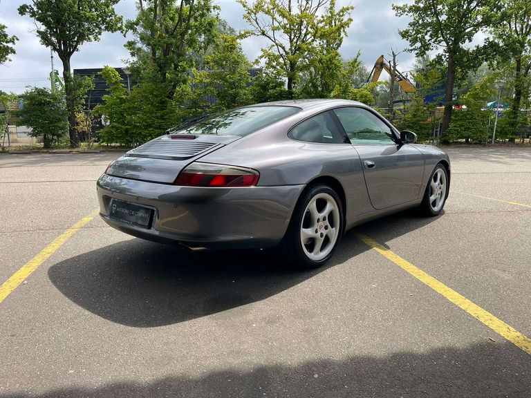 Porsche 996 Carrera 4