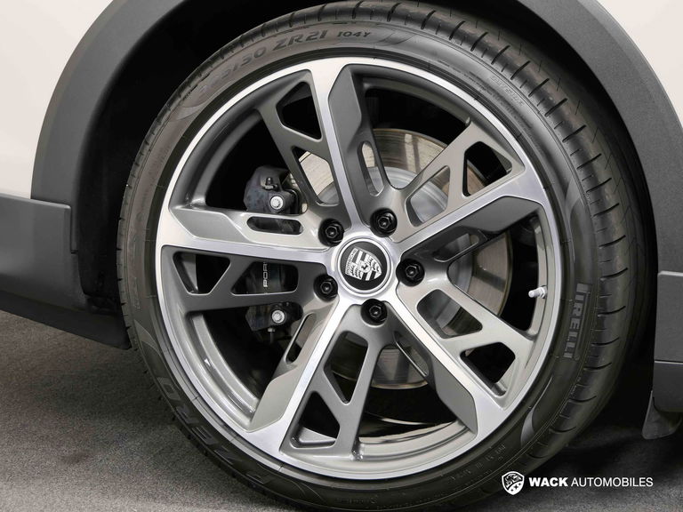 Porsche Taycan 4 Cross Turismo