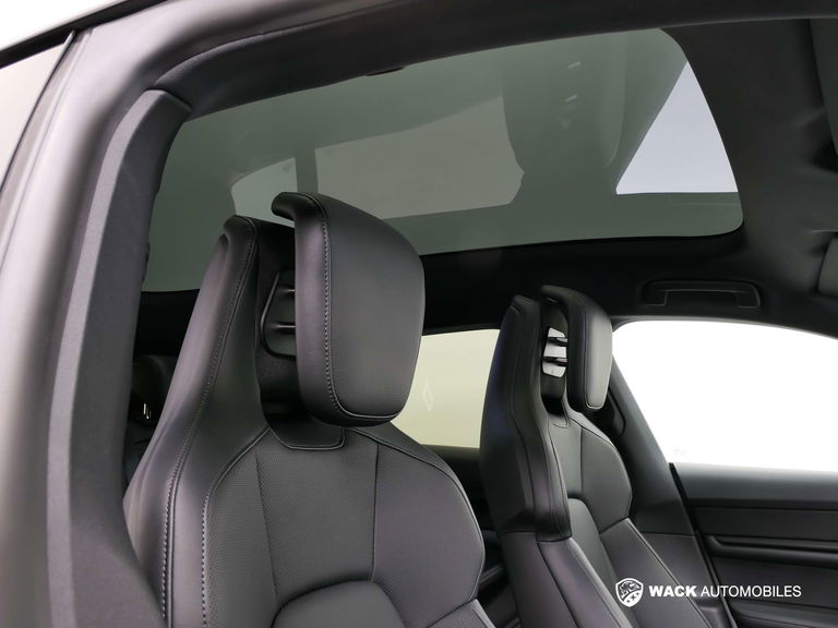 Porsche Taycan 4 Cross Turismo