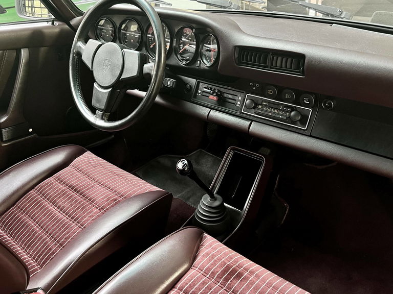 Porsche 911 Carrera 3.2