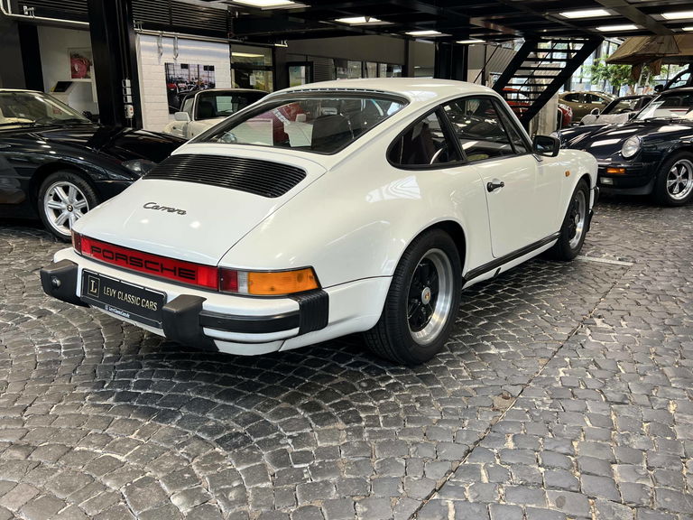 Porsche 911 Carrera 3.2