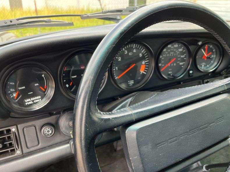 Porsche 911 Carrera 3.2 (US)