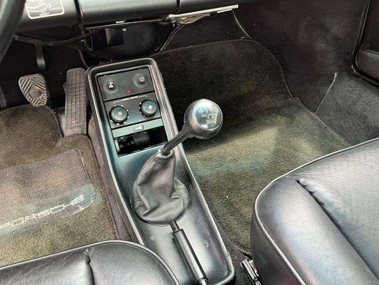 Porsche 911 Carrera 3.2 (US)