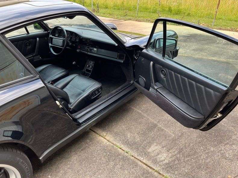 Porsche 911 Carrera 3.2 (US)