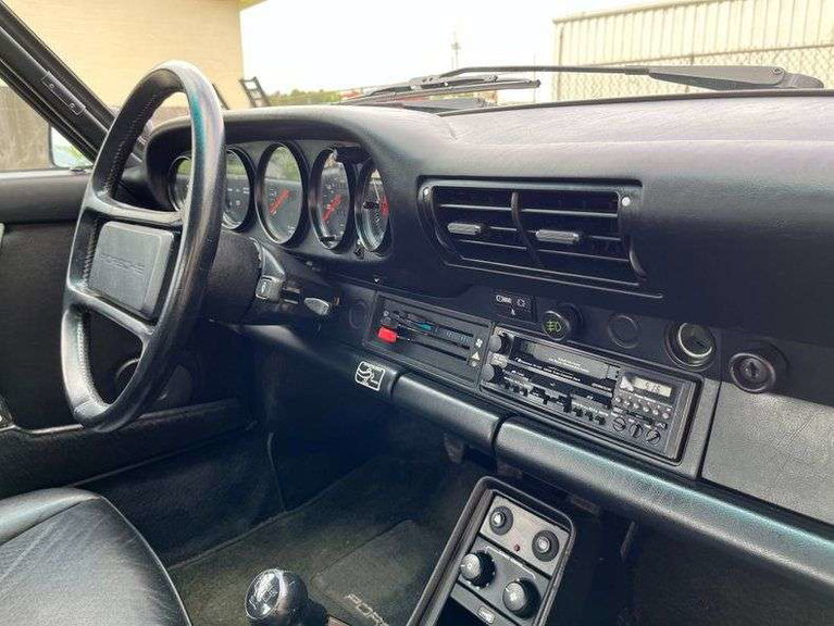 Porsche 911 Carrera 3.2 (US)