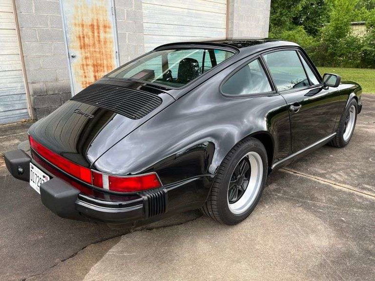 Porsche 911 Carrera 3.2 (US)