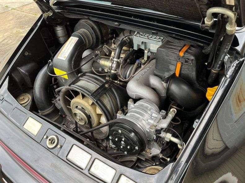Porsche 911 Carrera 3.2 (US)