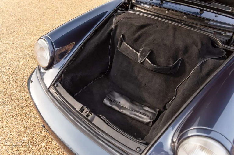 Porsche 964 Carrera 4