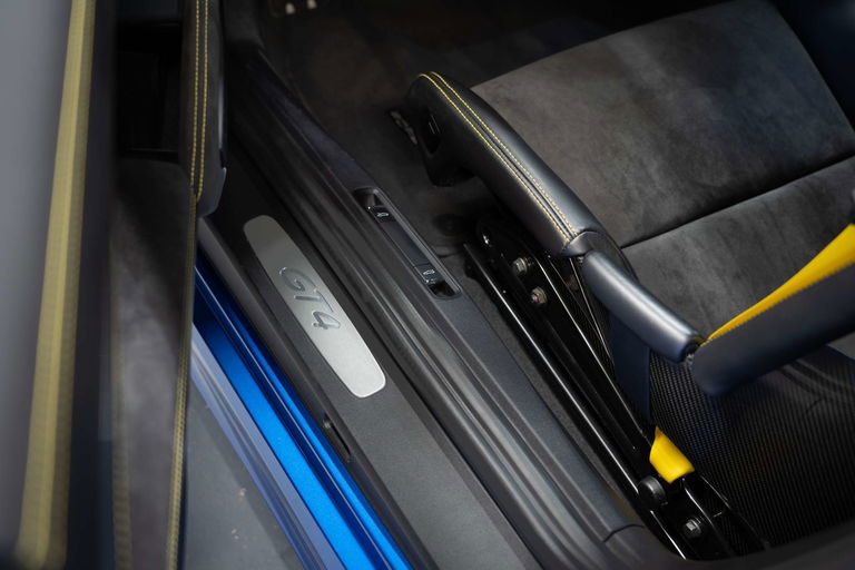 Porsche 981 Cayman GT4