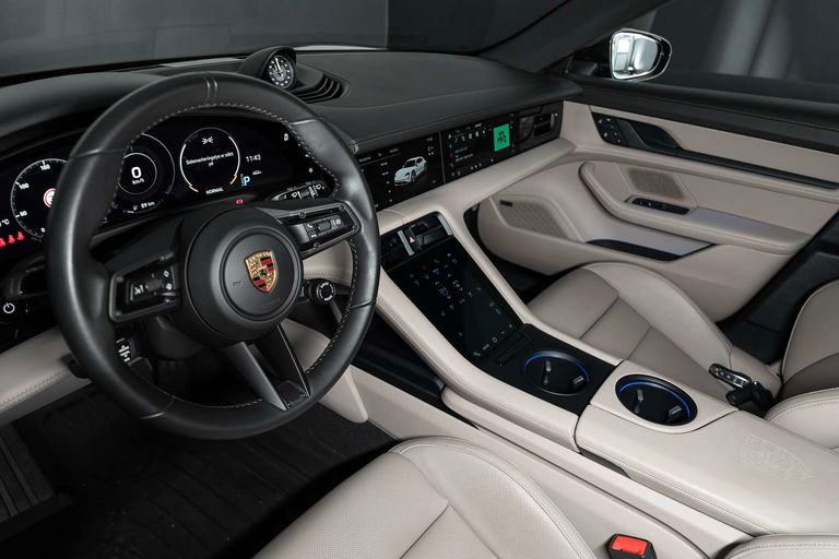 Porsche Taycan 4S Cross Turismo