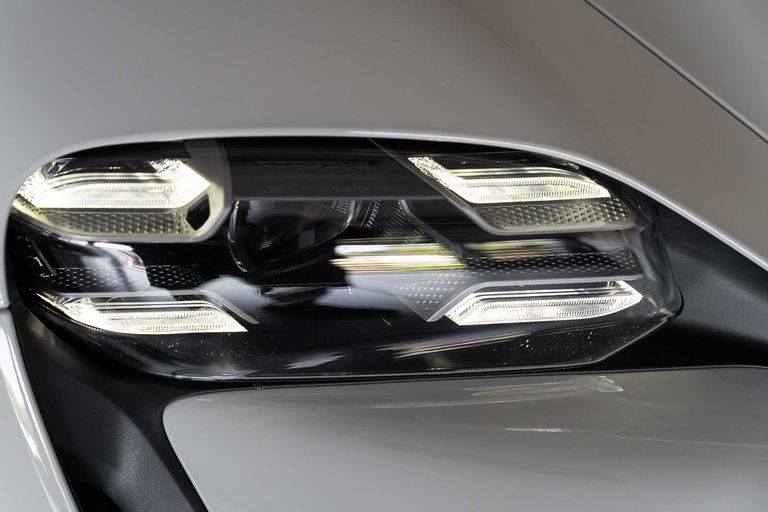 Porsche Taycan 4S Cross Turismo