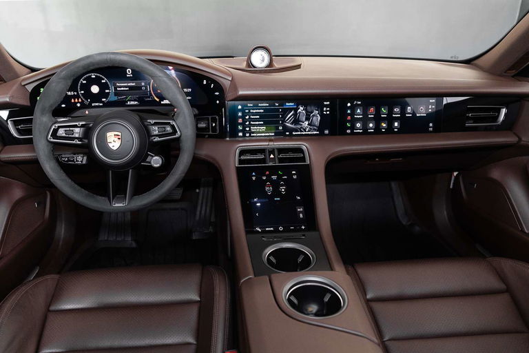 Porsche Taycan 4S Cross Turismo