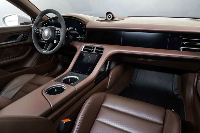 Porsche Taycan 4S Cross Turismo