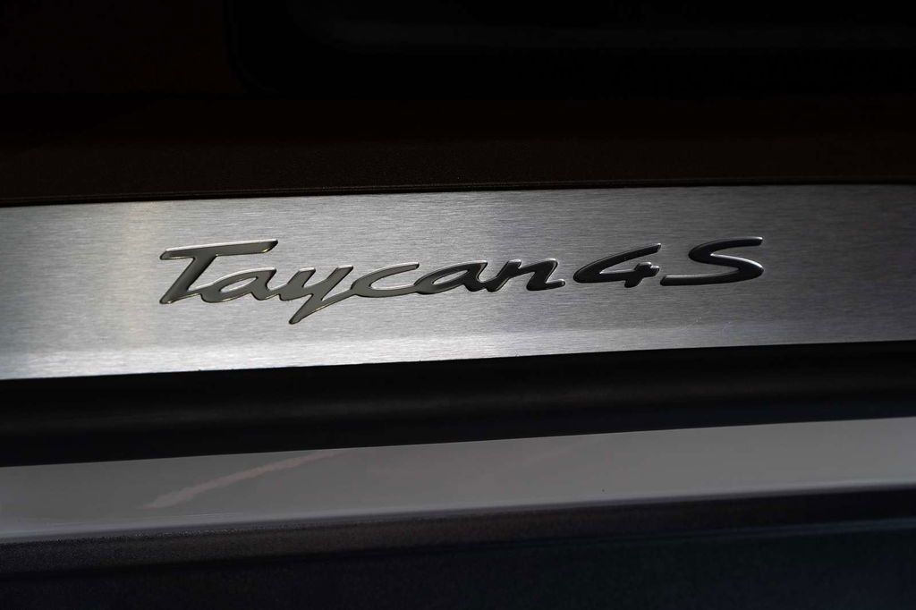 Porsche Taycan 4S Cross Turismo