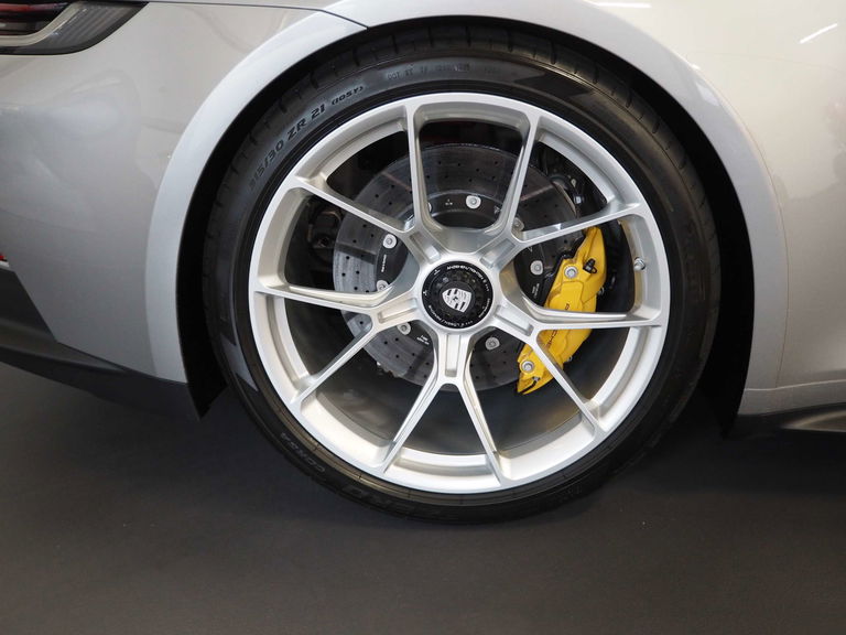 Porsche 992 GT3 Touring