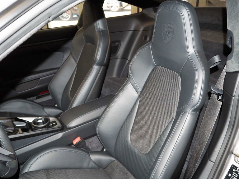 Porsche 992 GT3 Touring