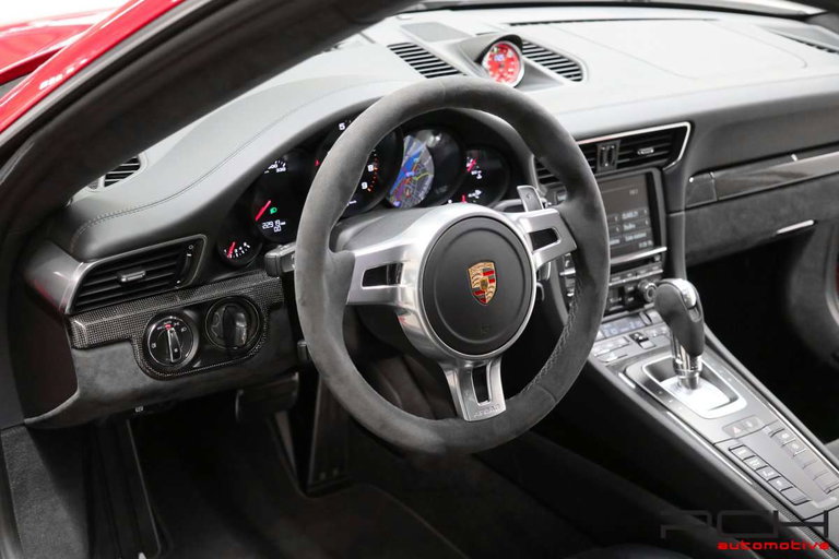 Porsche 991 Carrera GTS