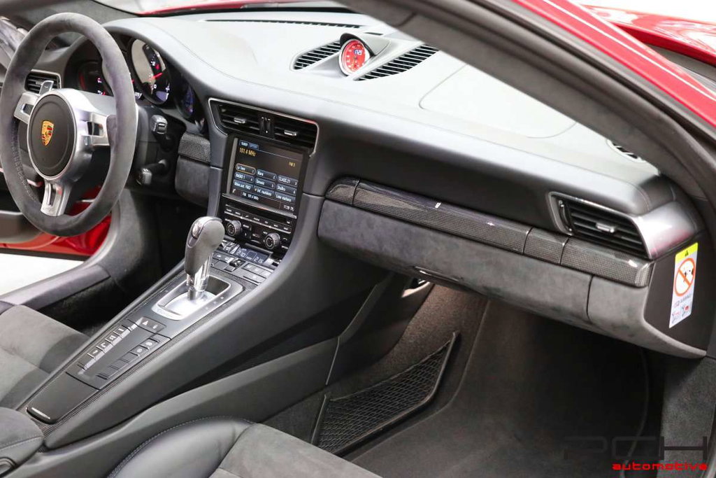Porsche 991 Carrera GTS