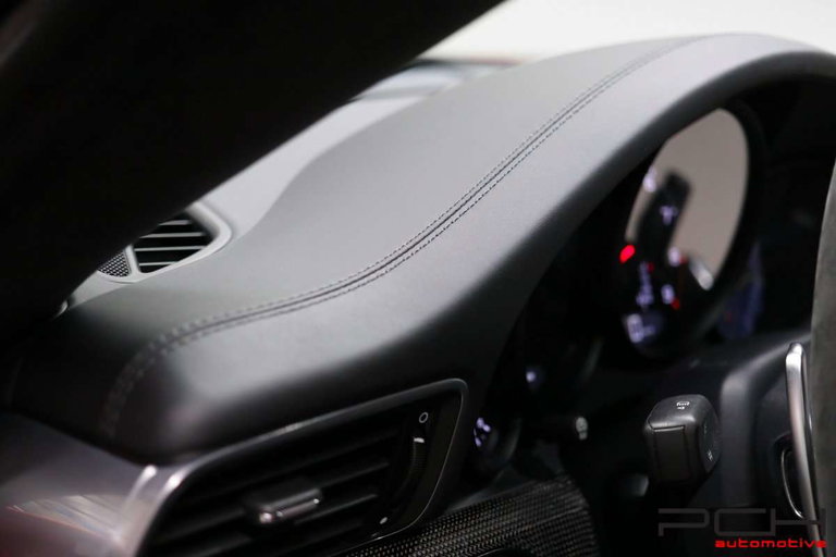 Porsche 991 Carrera GTS