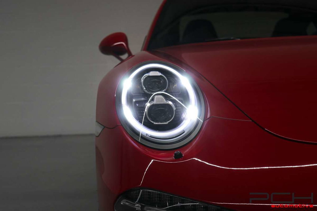 Porsche 991 Carrera GTS