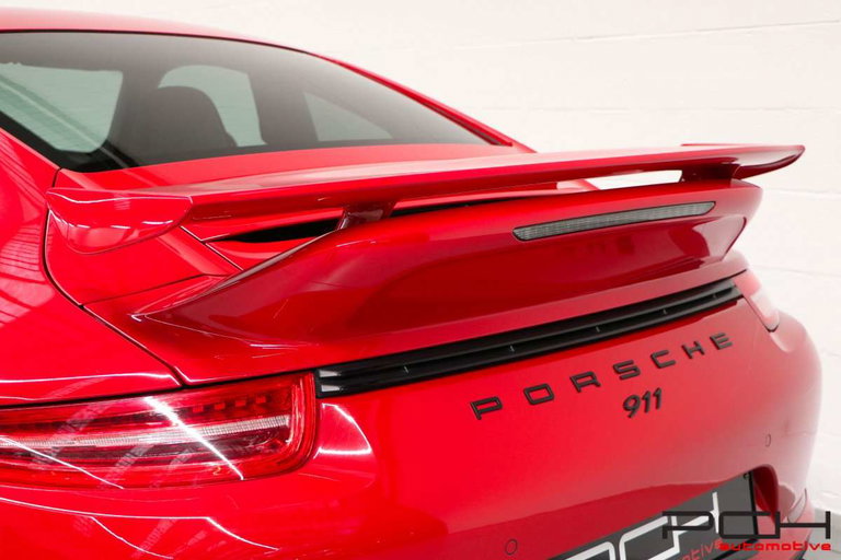 Porsche 991 Carrera GTS