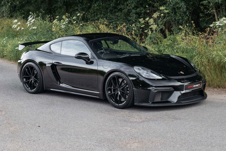 Porsche 718 Cayman GT4