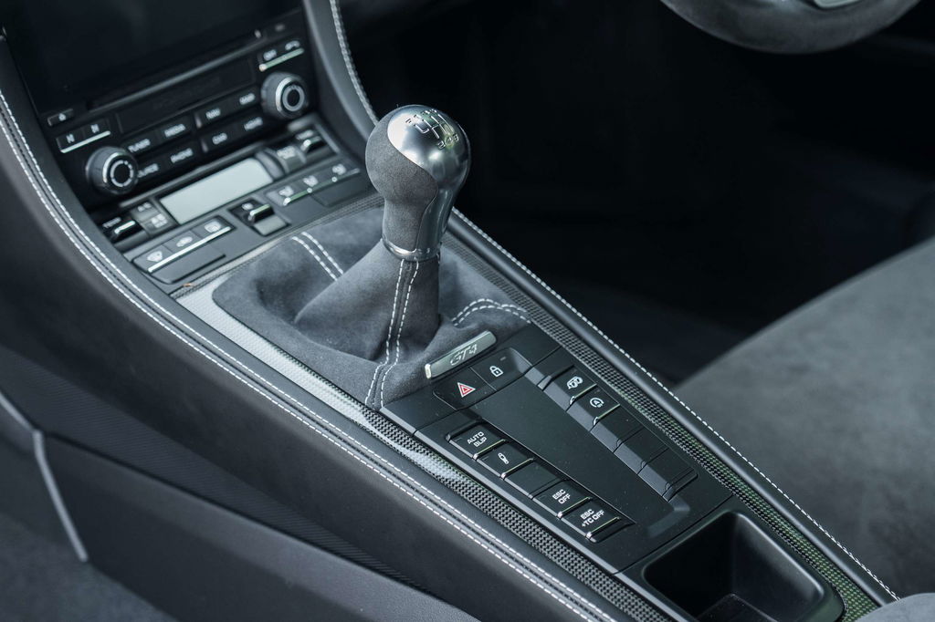 Porsche 718 Cayman GT4