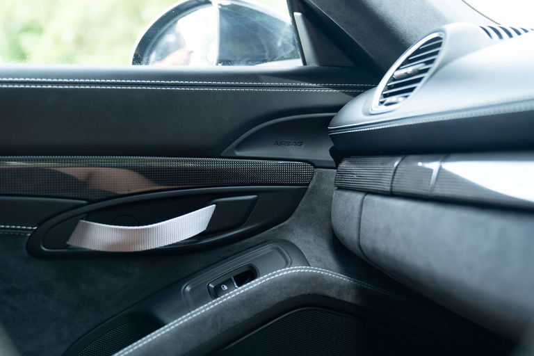 Porsche 718 Cayman GT4